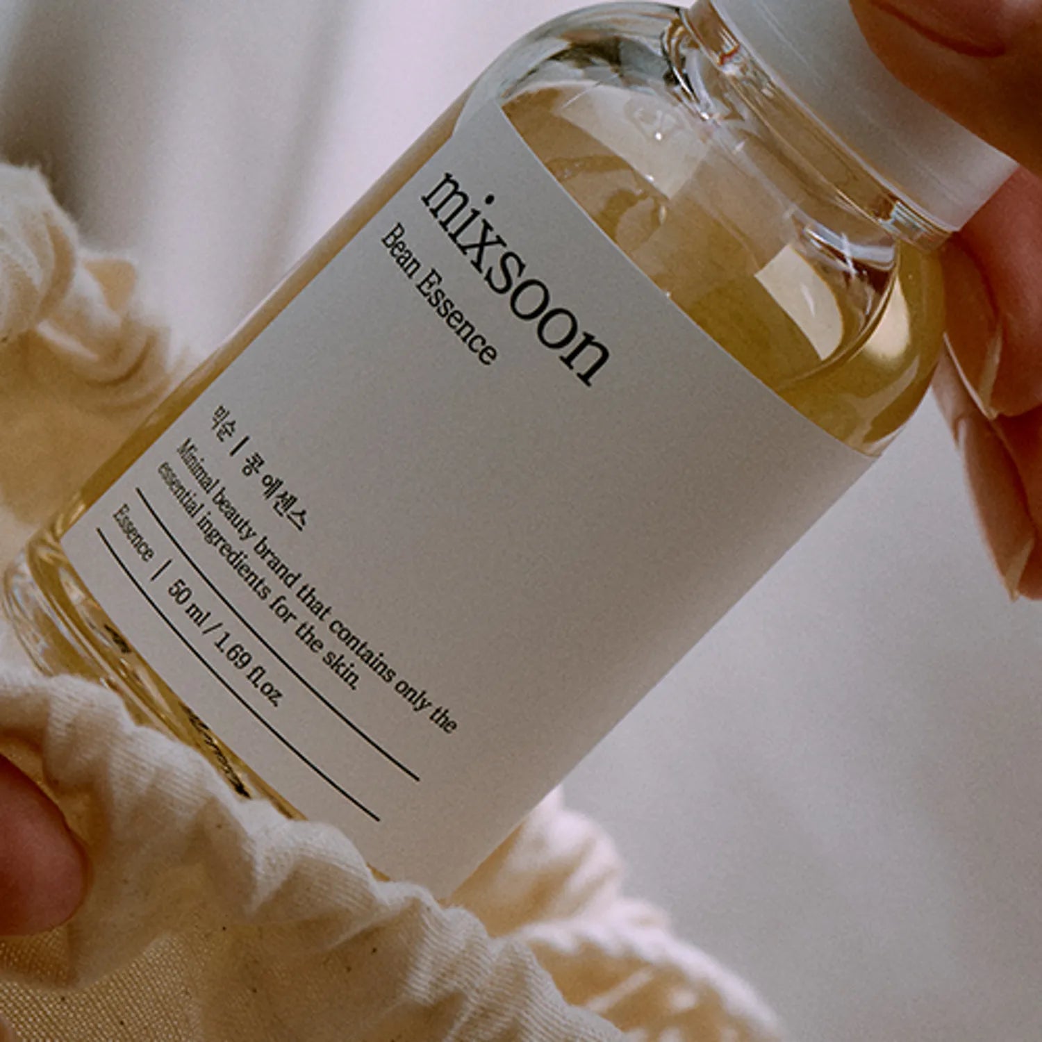 Mixsoon Bean Essence – hydrating Korean skincare essence for glowing skin, available in Mauritius at Skinup.mu